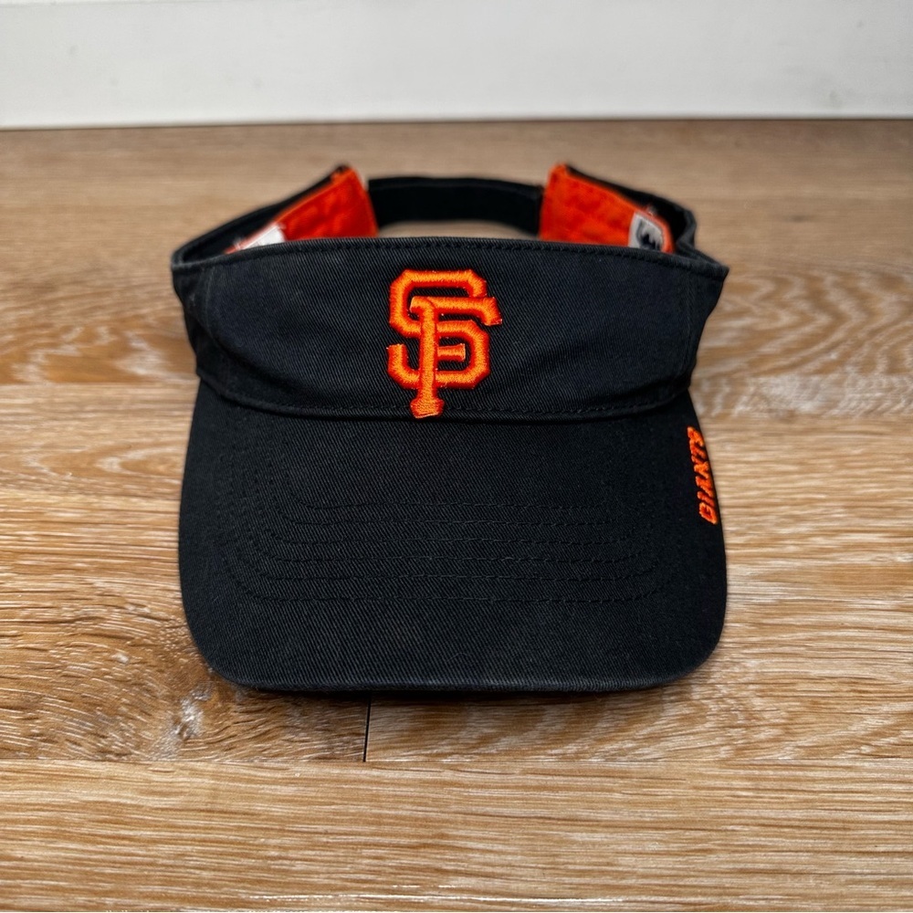Fan Favorite Unisex Black Embroidered Logo Adjustable Visor Hat, OS
